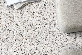 Nieuw in de vtwonen tegels collectie bij Thuis in Tegels: Serie Terrazzo